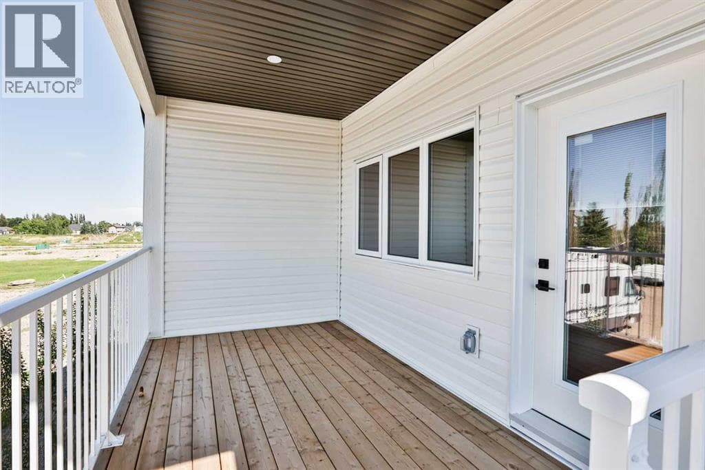 425 Meadowlark Way — photo 3