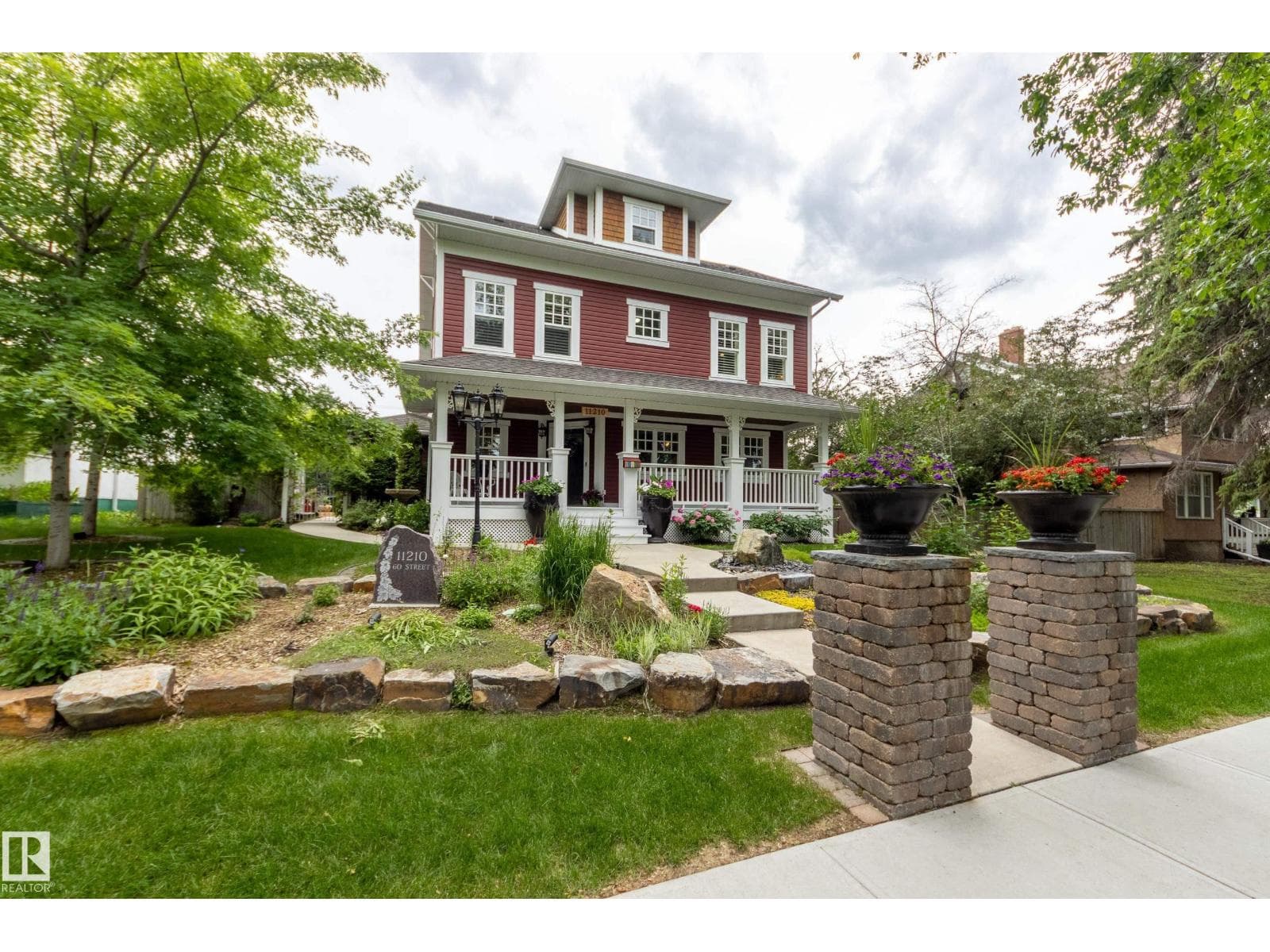 11210 60 ST NW