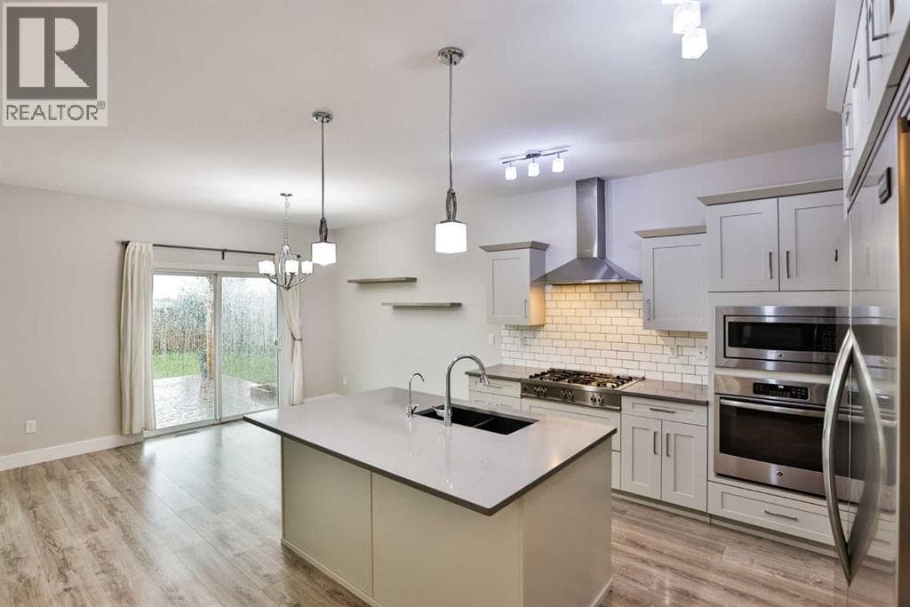 470 Bluebell Lane W — photo 5