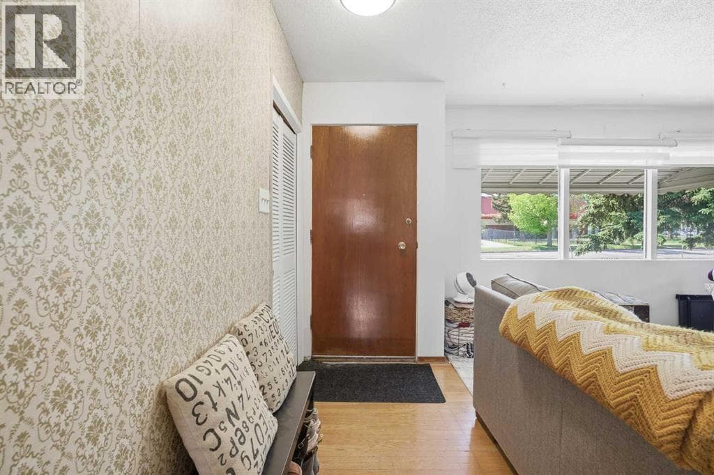 9020 Fairmount Drive SE — photo 5