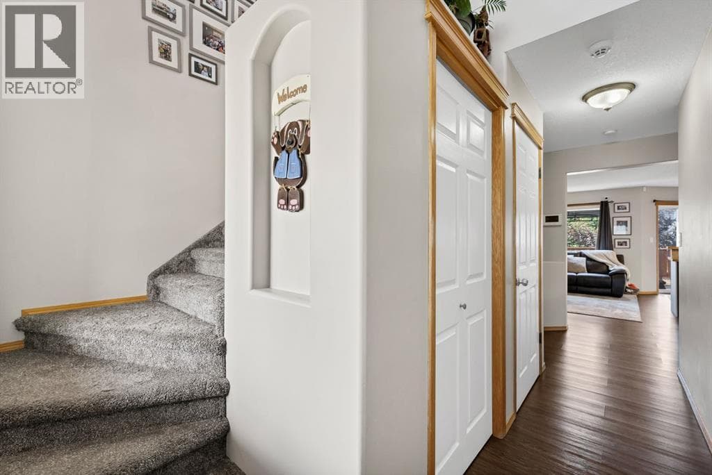 7 Northlands Crescent NE — photo 5