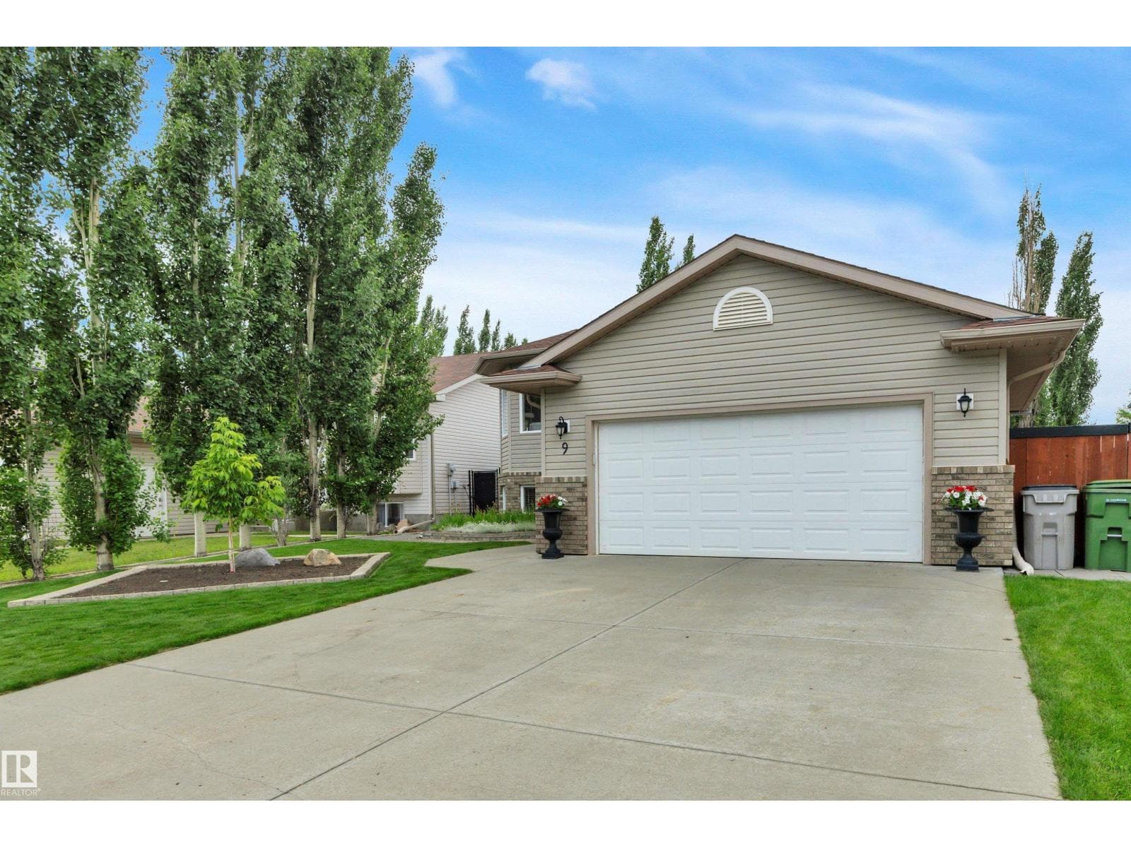 9 Westview DR — photo 3