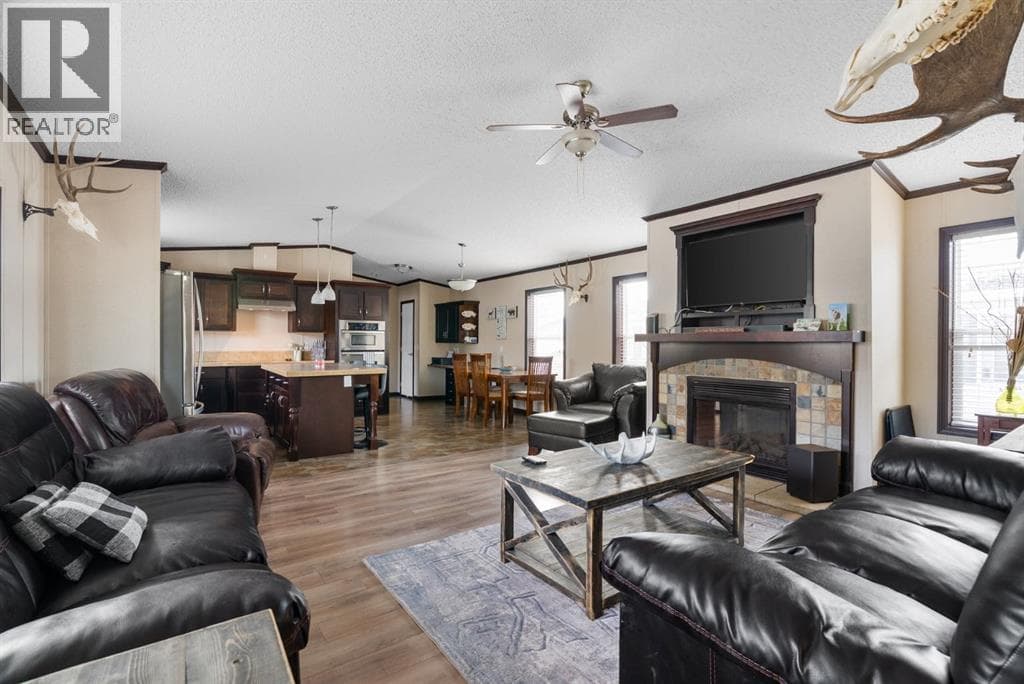 360 GRENFELL Crescent — photo 3