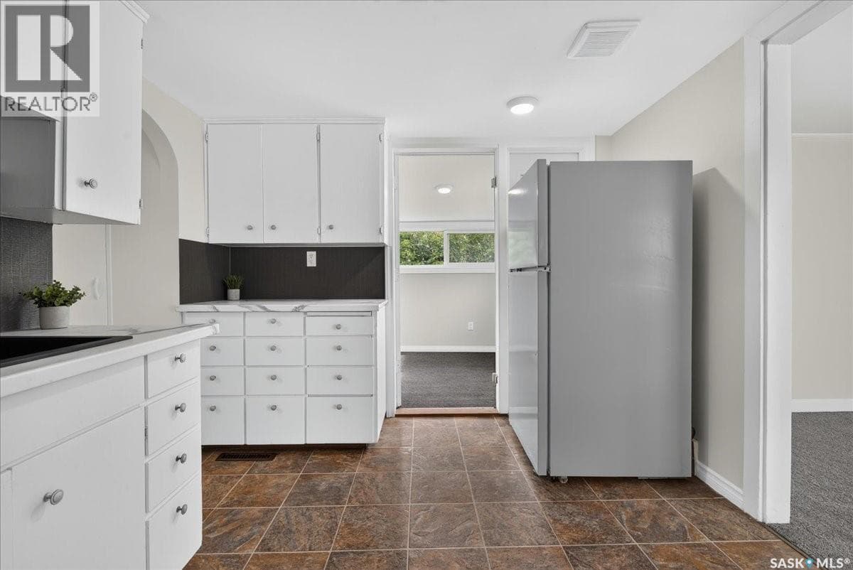 276 HALIFAX STREET — photo 4