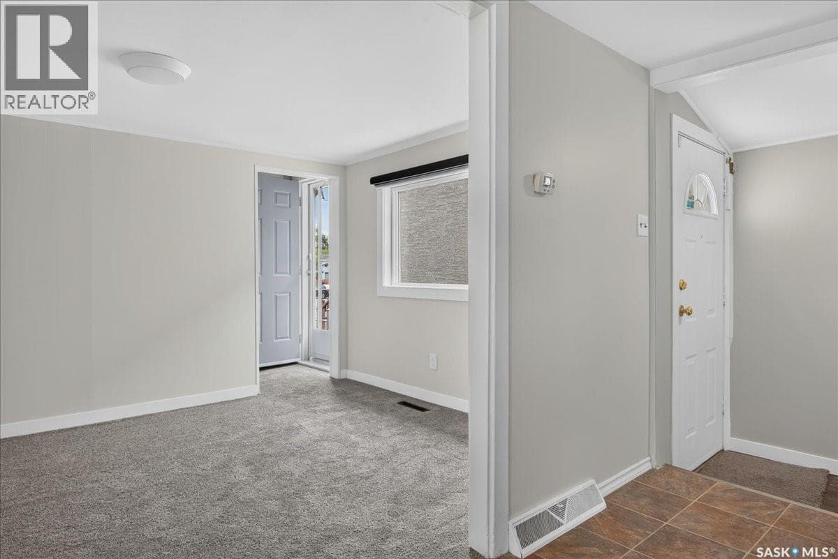 276 HALIFAX STREET — photo 5