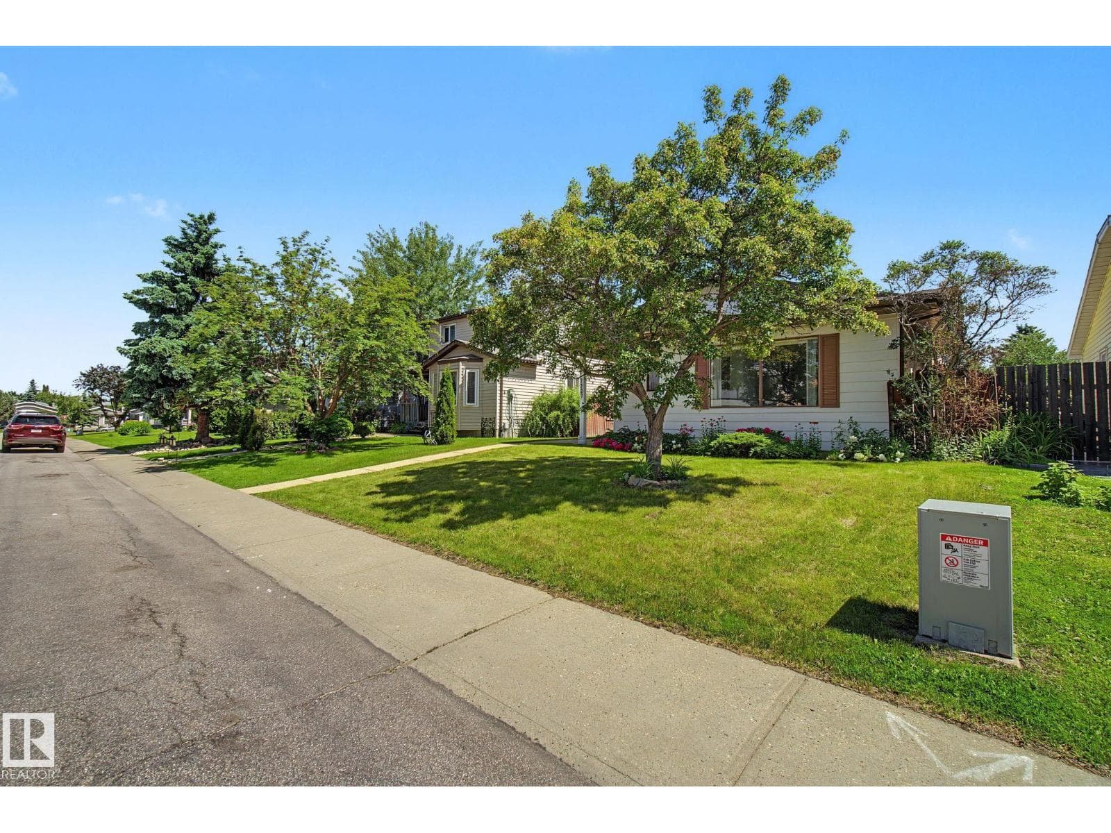 7327 189 ST NW — photo 3