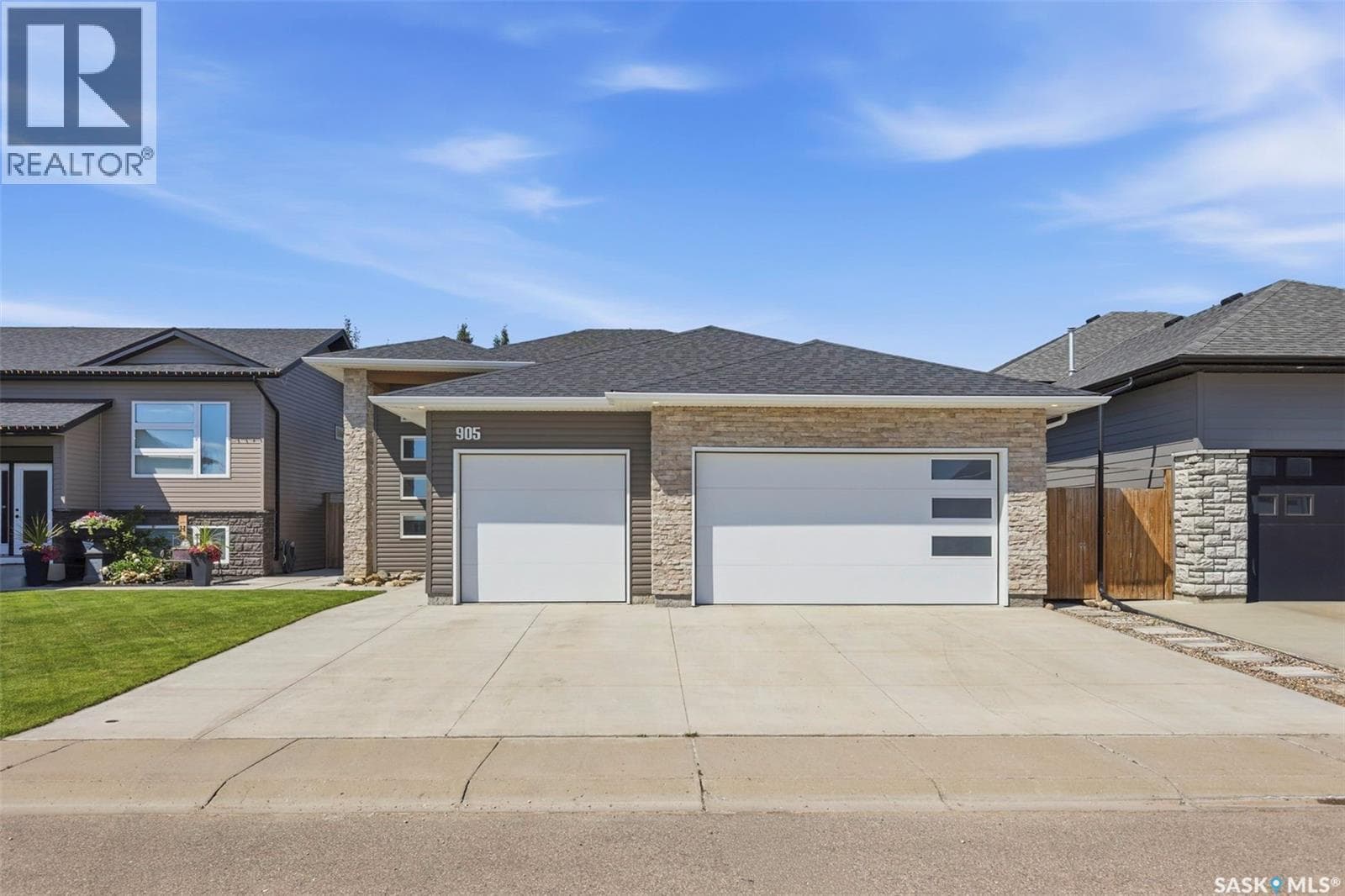 905 Salmon WAY