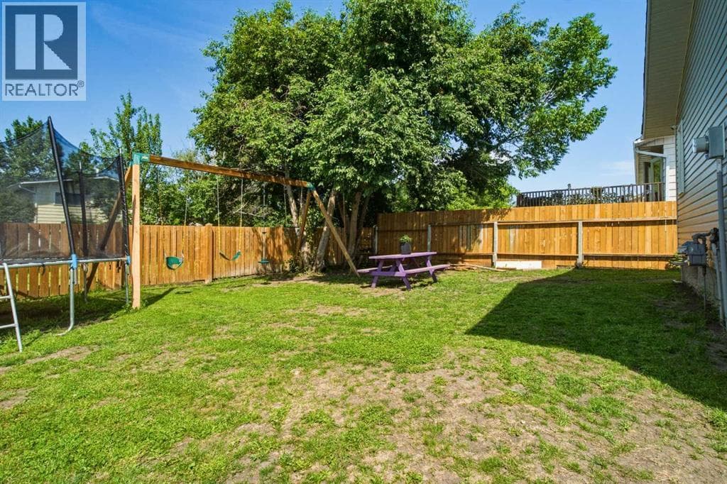 9410 80 Avenue — photo 2