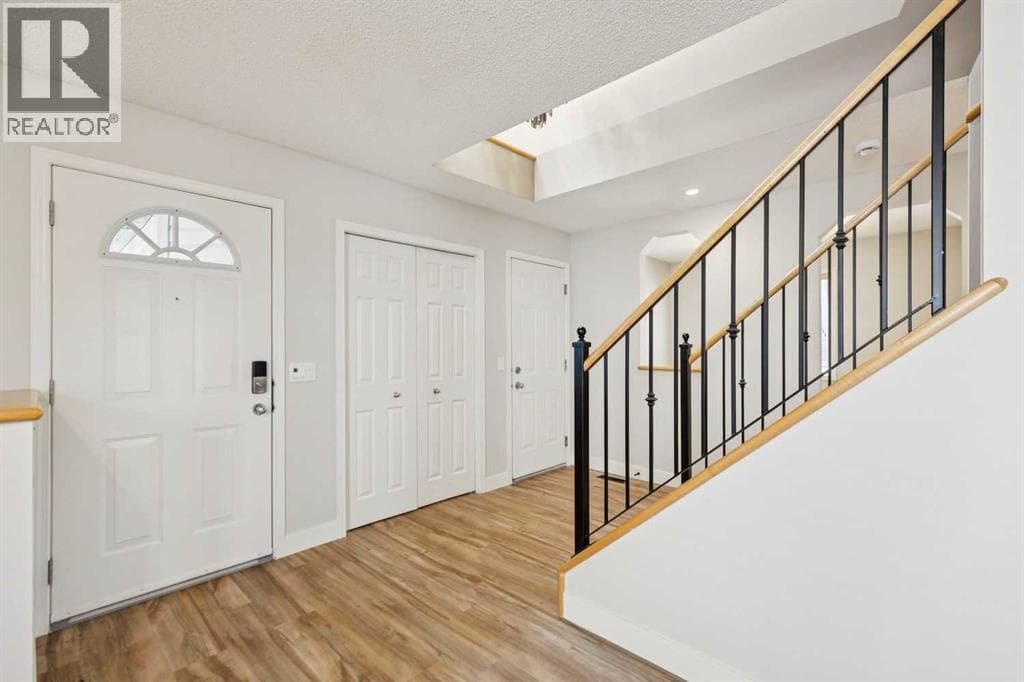 225 West Lakeview Drive — photo 4