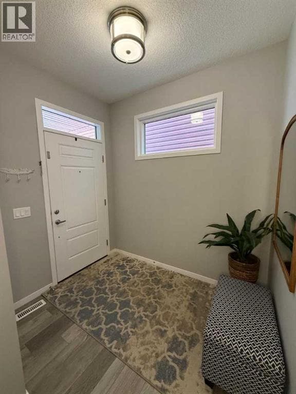 198 Howse Drive NE — photo 3