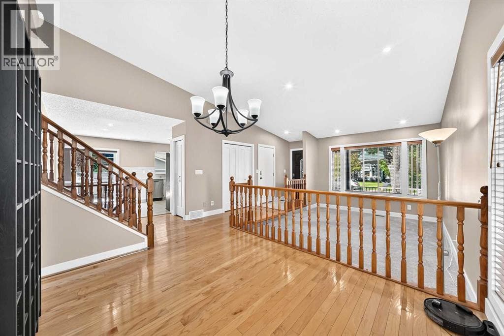 12 Sunvale Mews SE — photo 3