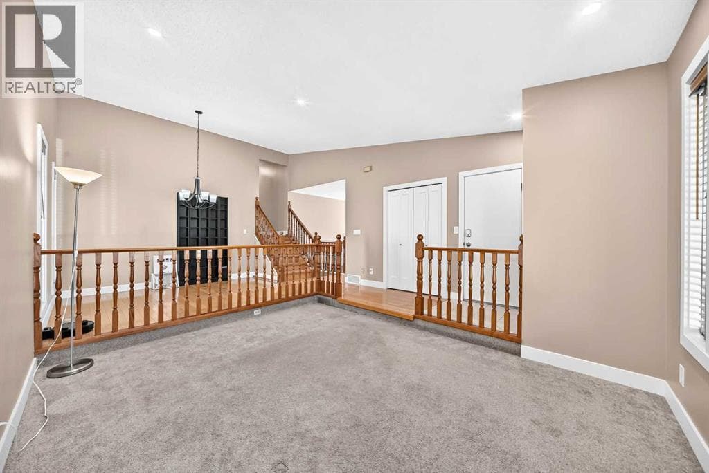 12 Sunvale Mews SE — photo 4
