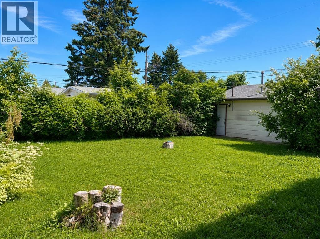 5035 48 Street — photo 3