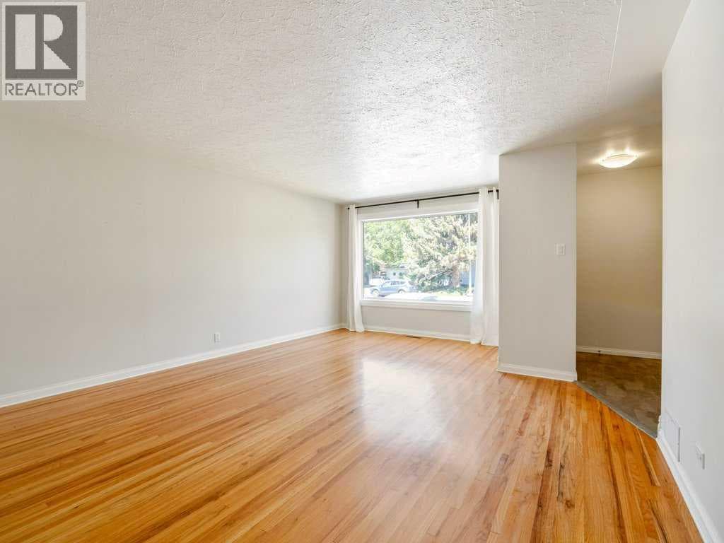 1726 13 Avenue S — photo 4