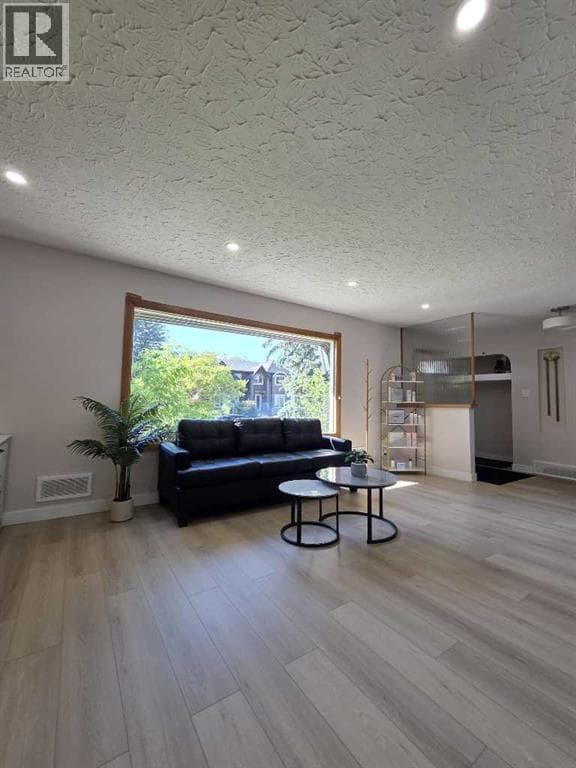 4308 2 Street NW — photo 5