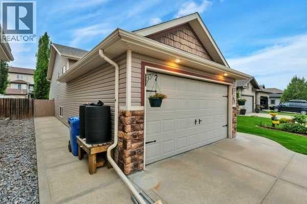 52 Irving Crescent — photo 3
