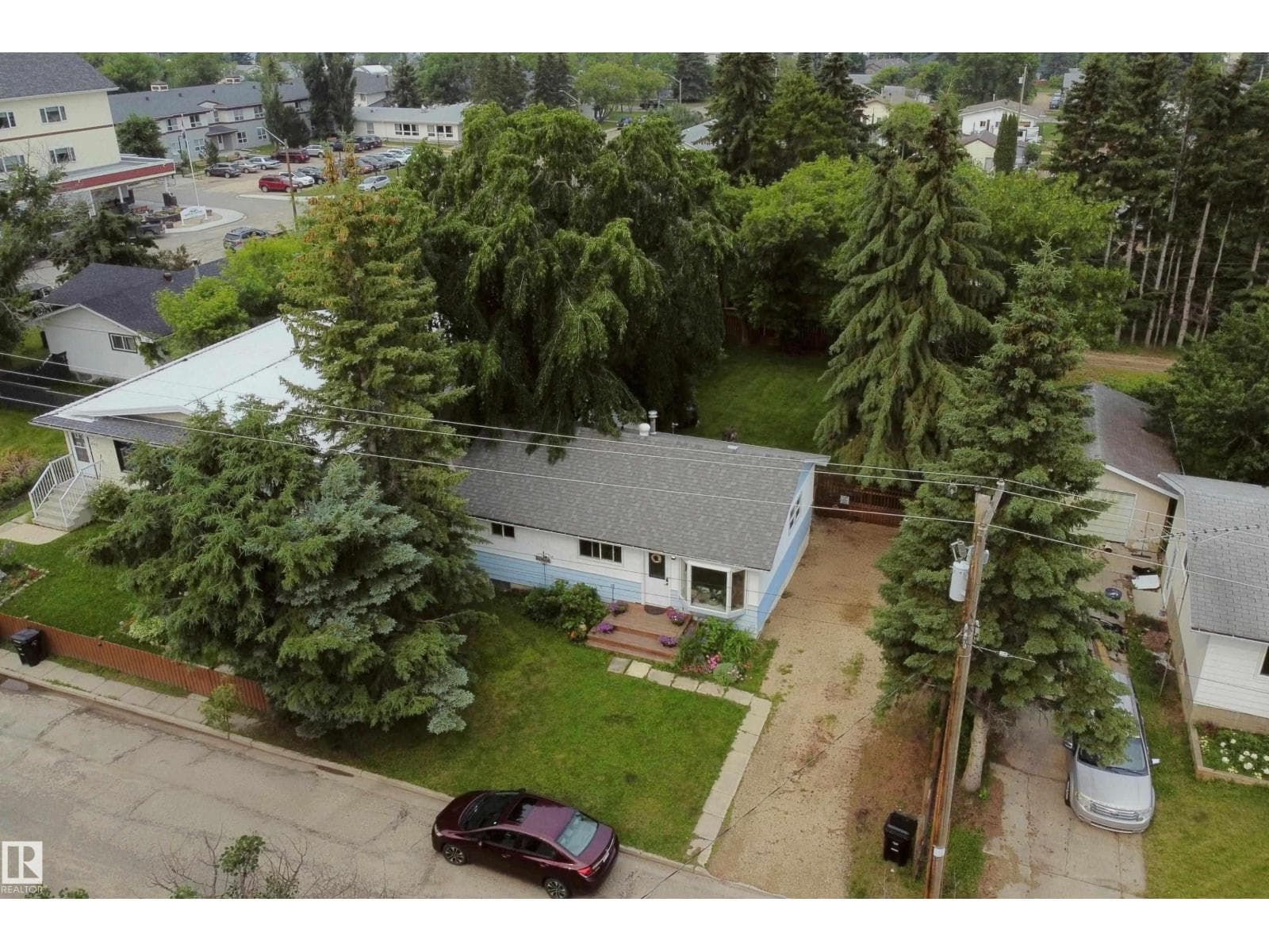 5212 43 Street — photo 2