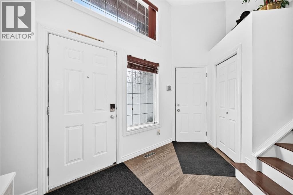 91 Panamount Gardens NW — photo 4