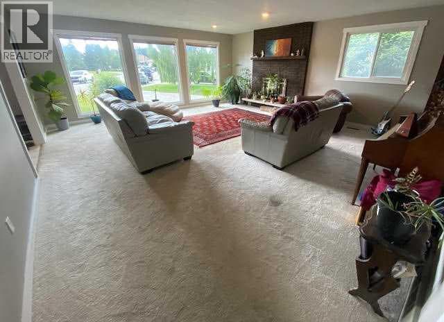 146 FULLER Place — photo 4