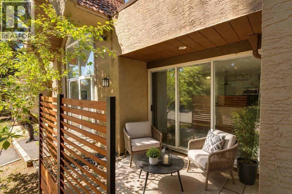 2, 219 Village Terrace SW — photo 2