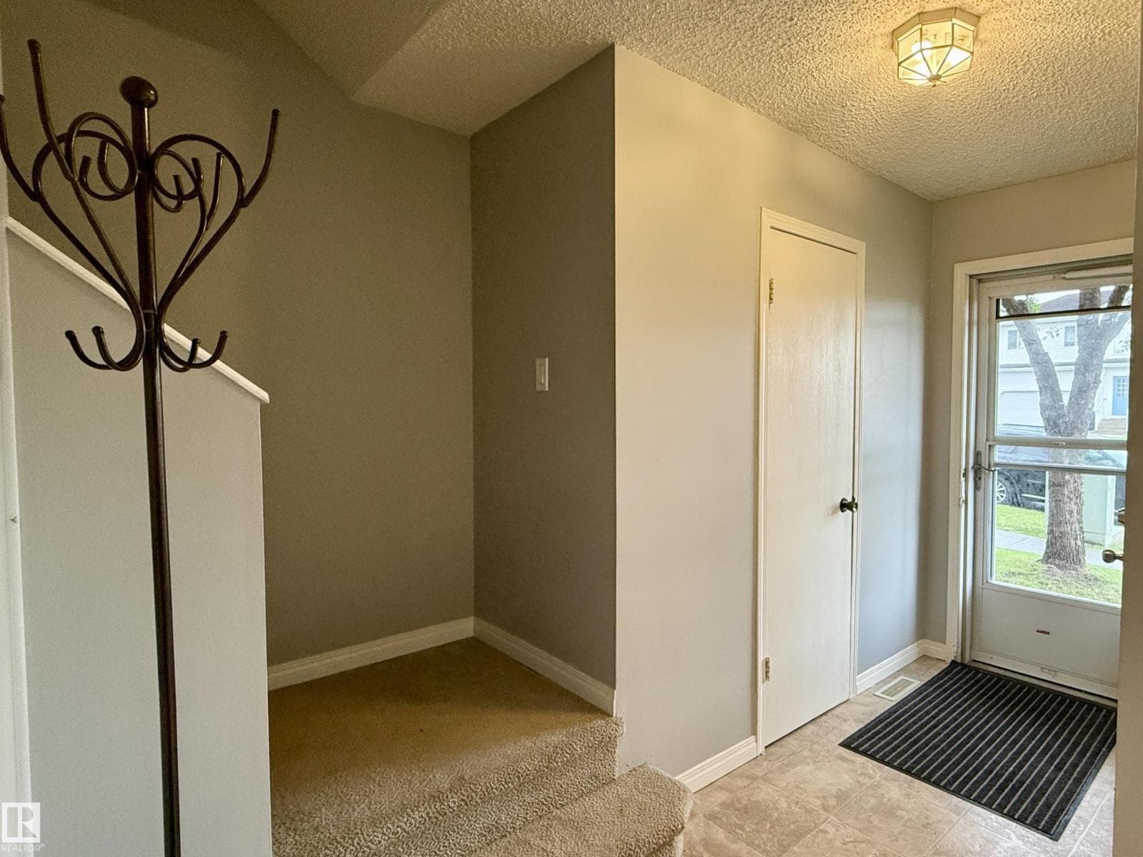 5107 146 AV NW — photo 4