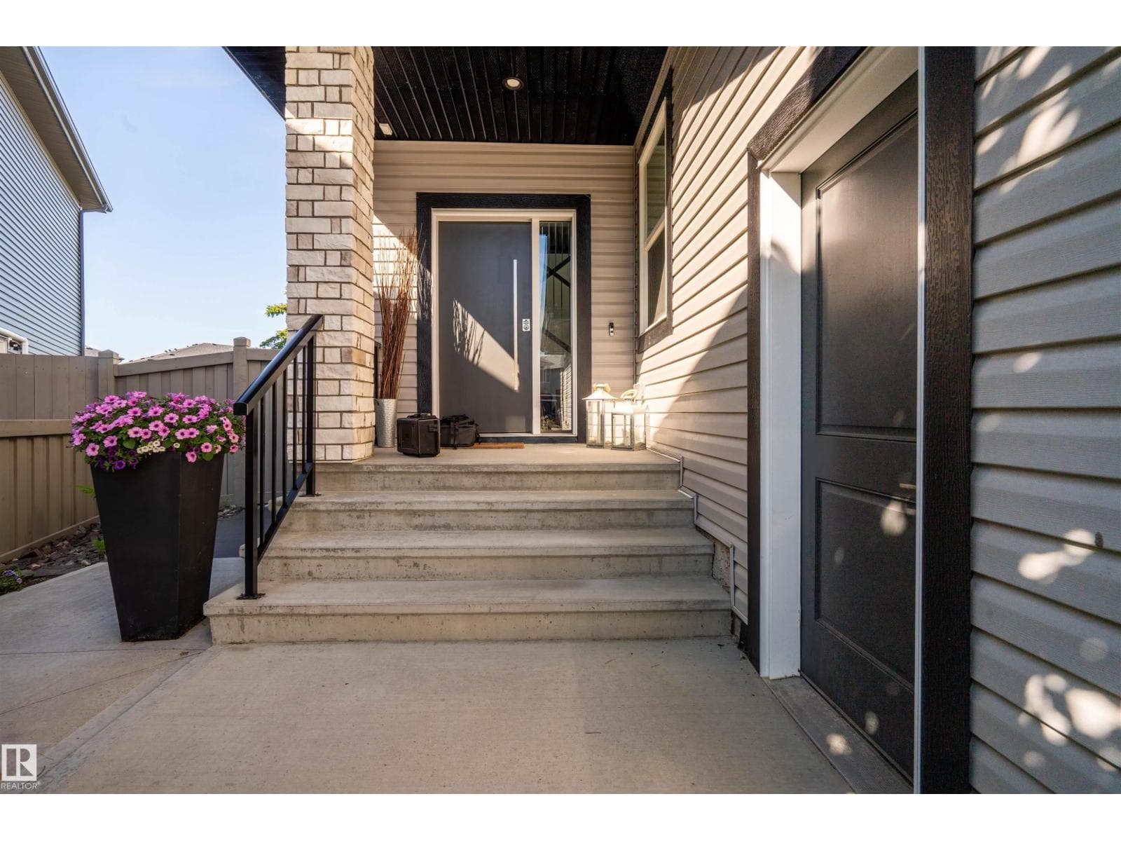 4714 CHARLES BAY SW — photo 2