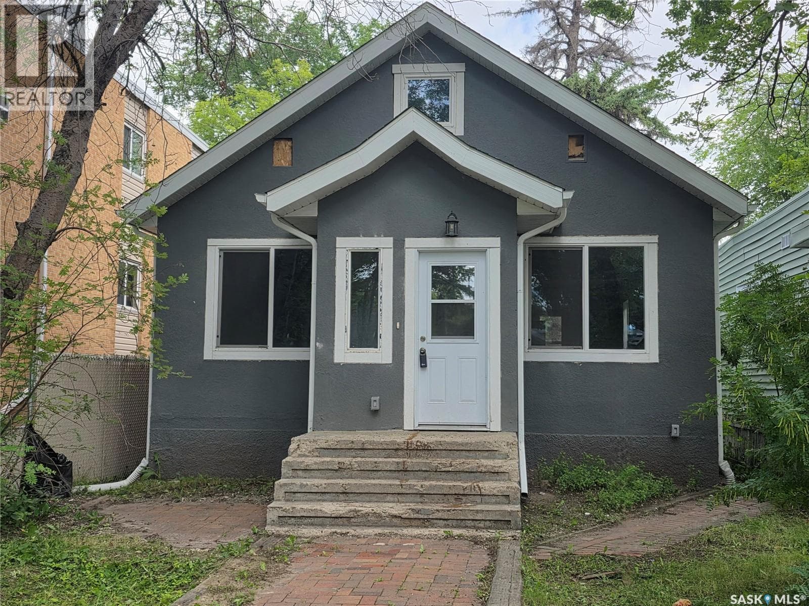 102 32nd STREET W