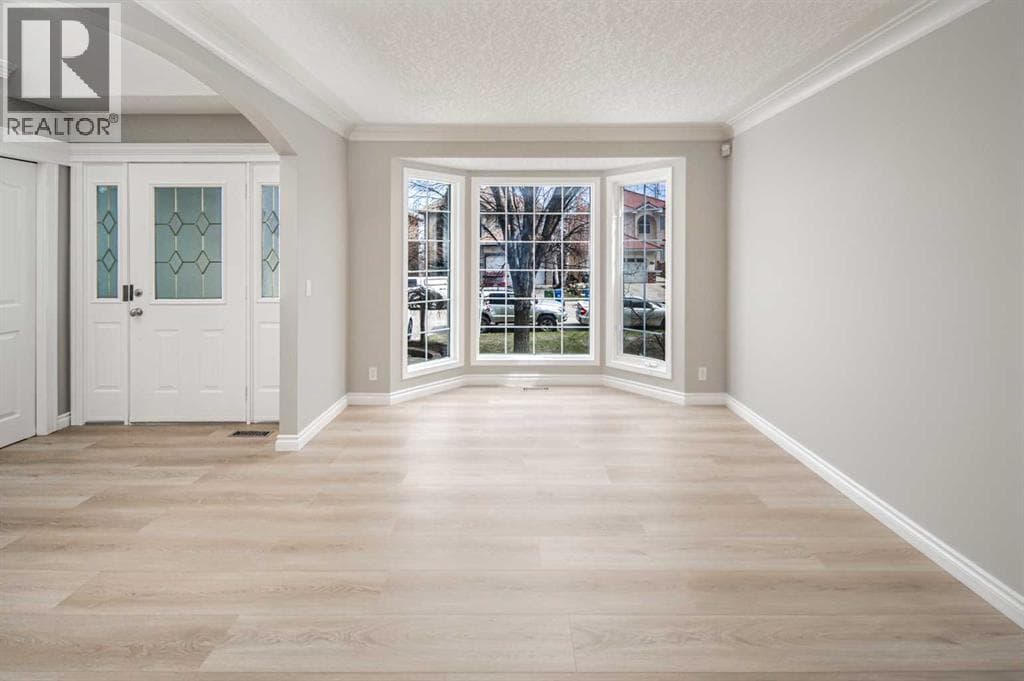 79 Hamptons Heights NW — photo 4