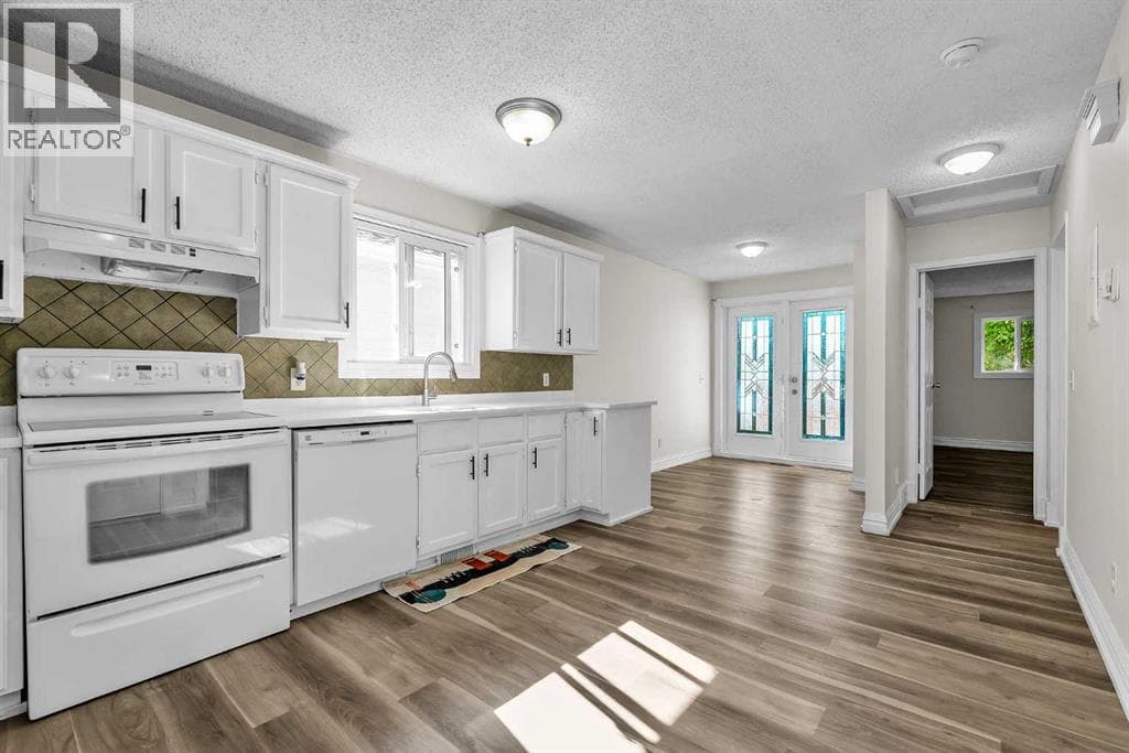 43 Taraglen Road NE — photo 3