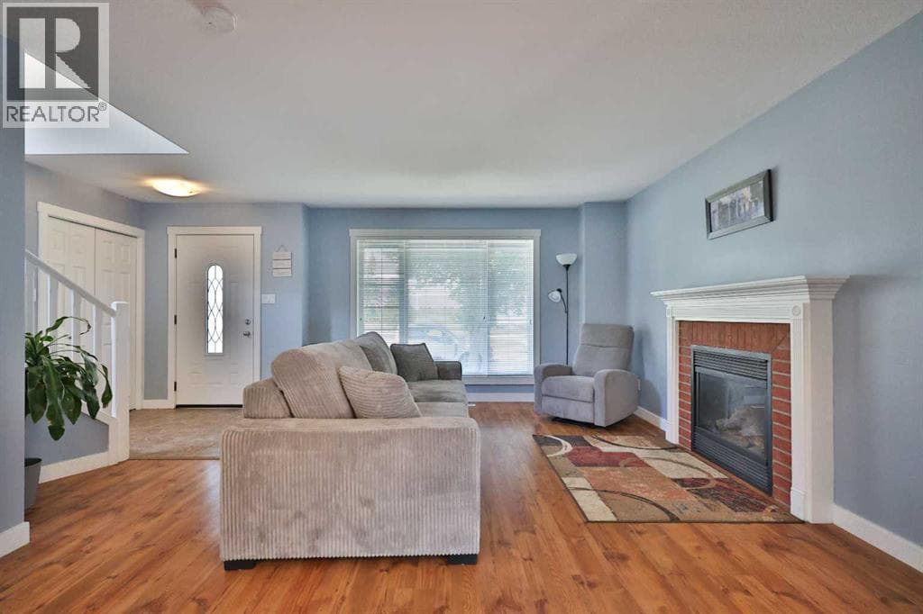 86 Riverstone Boulevard W — photo 4