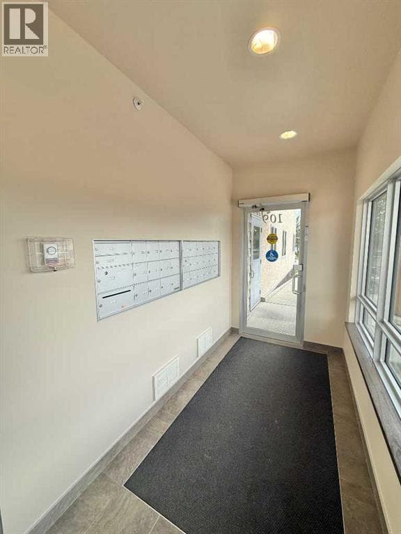 305, 109 Seabolt Drive — photo 3