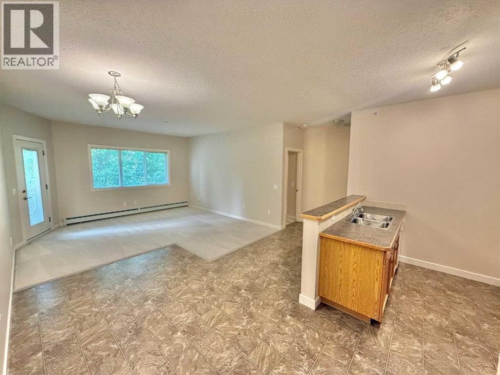 305, 109 Seabolt Drive — photo 4