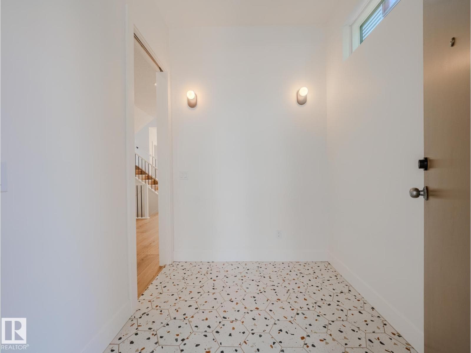 14315 98 AV NW NW — photo 4