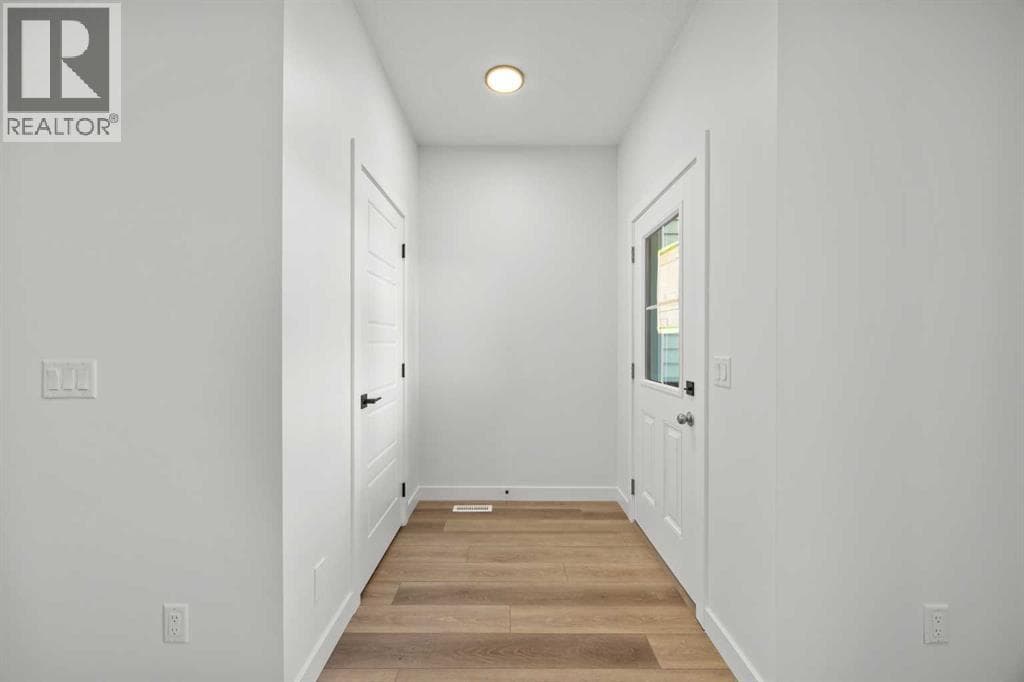 15445 15 Street SW — photo 2