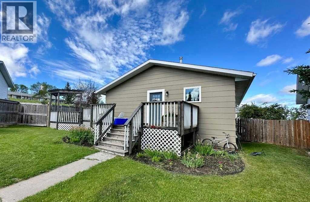 5206 49A Street — photo 2