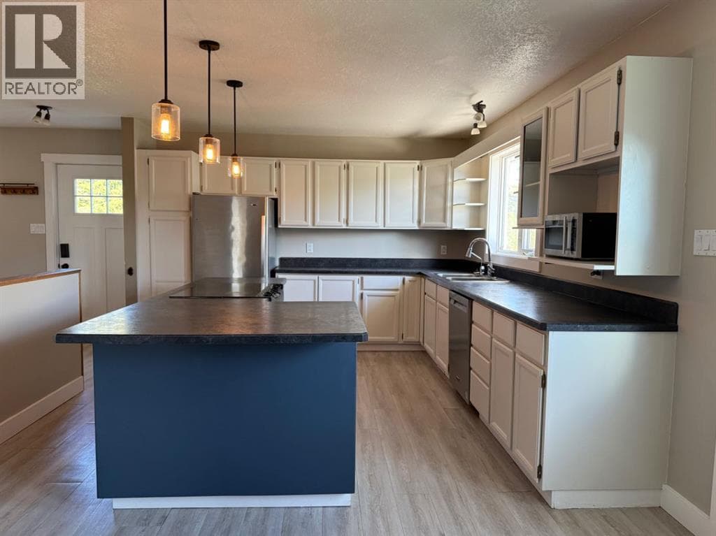 5206 49A Street — photo 3