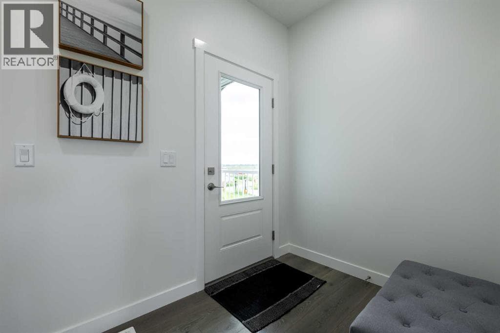 304 Edgefield Close — photo 2