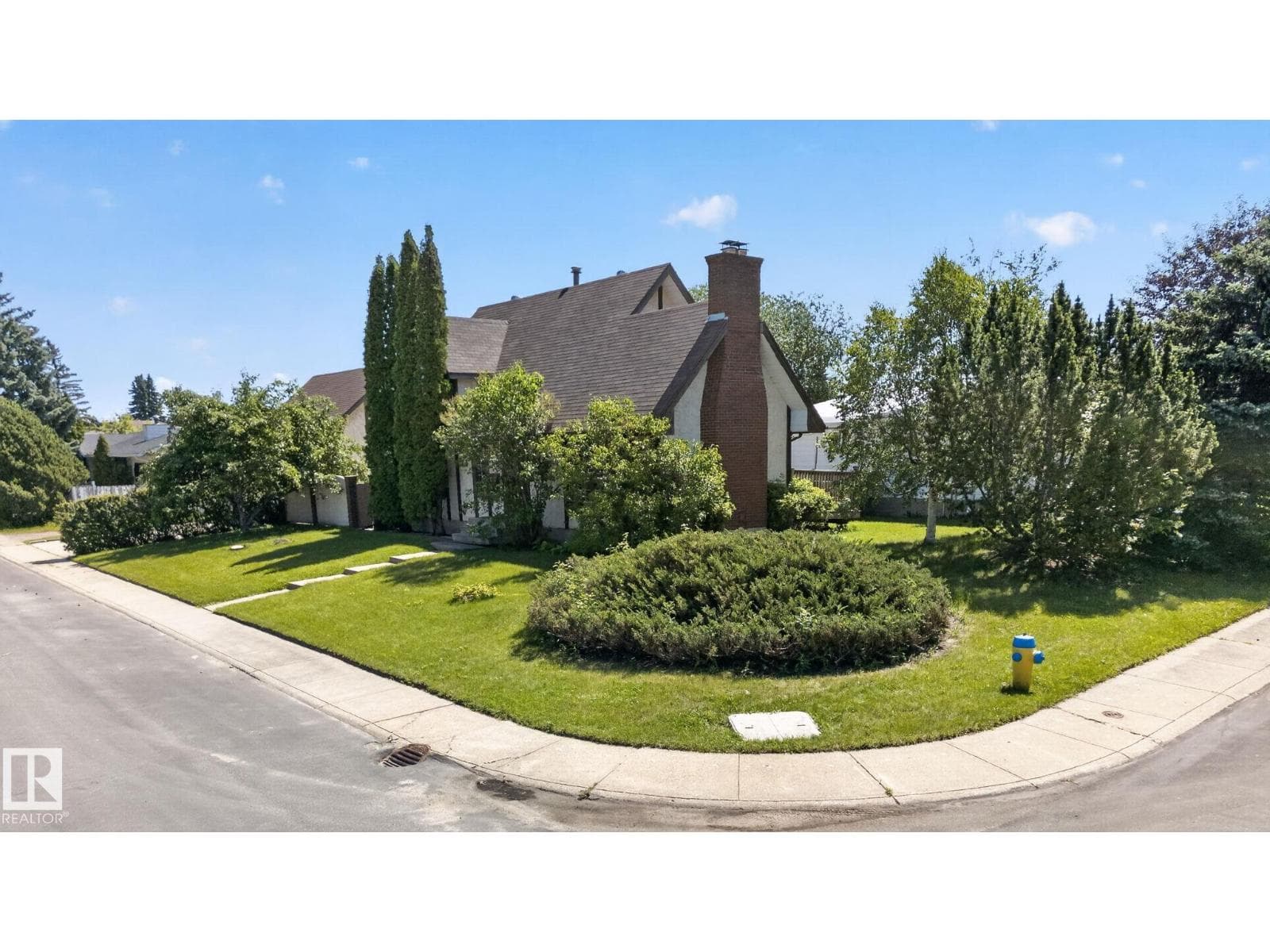 7819 22 AV NW — photo 4