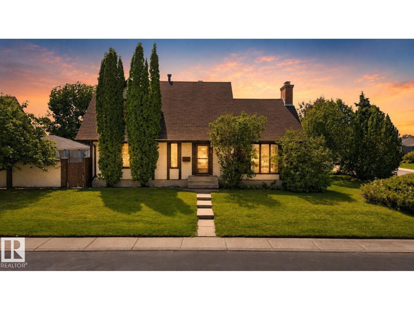 7819 22 AV NW — photo 2