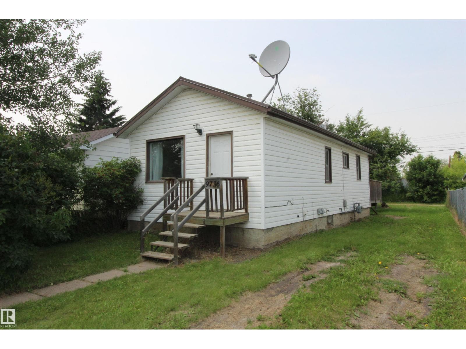 9736 107 ST