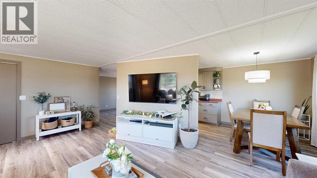 222 Berry Street — photo 3