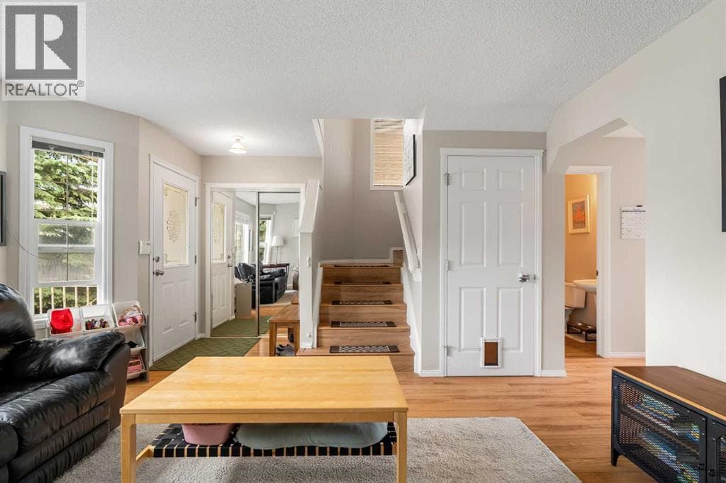 172 Citadel Bluff Close NW — photo 4