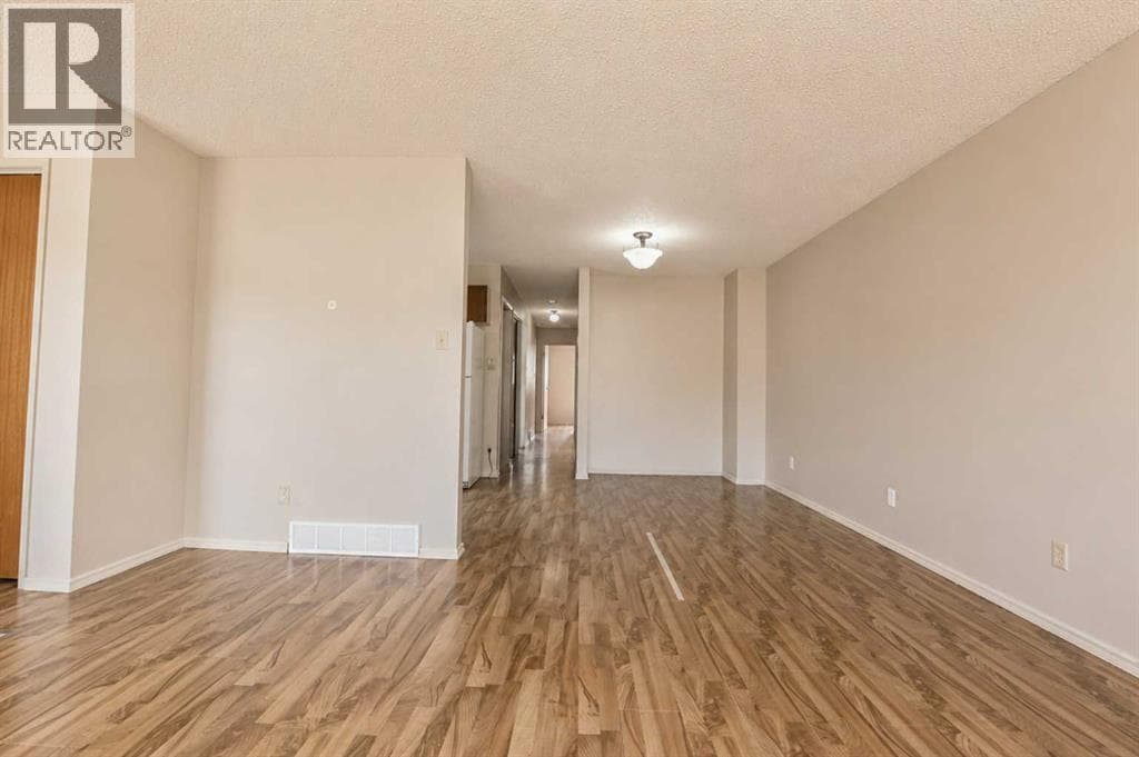 9309 103 Avenue — photo 3
