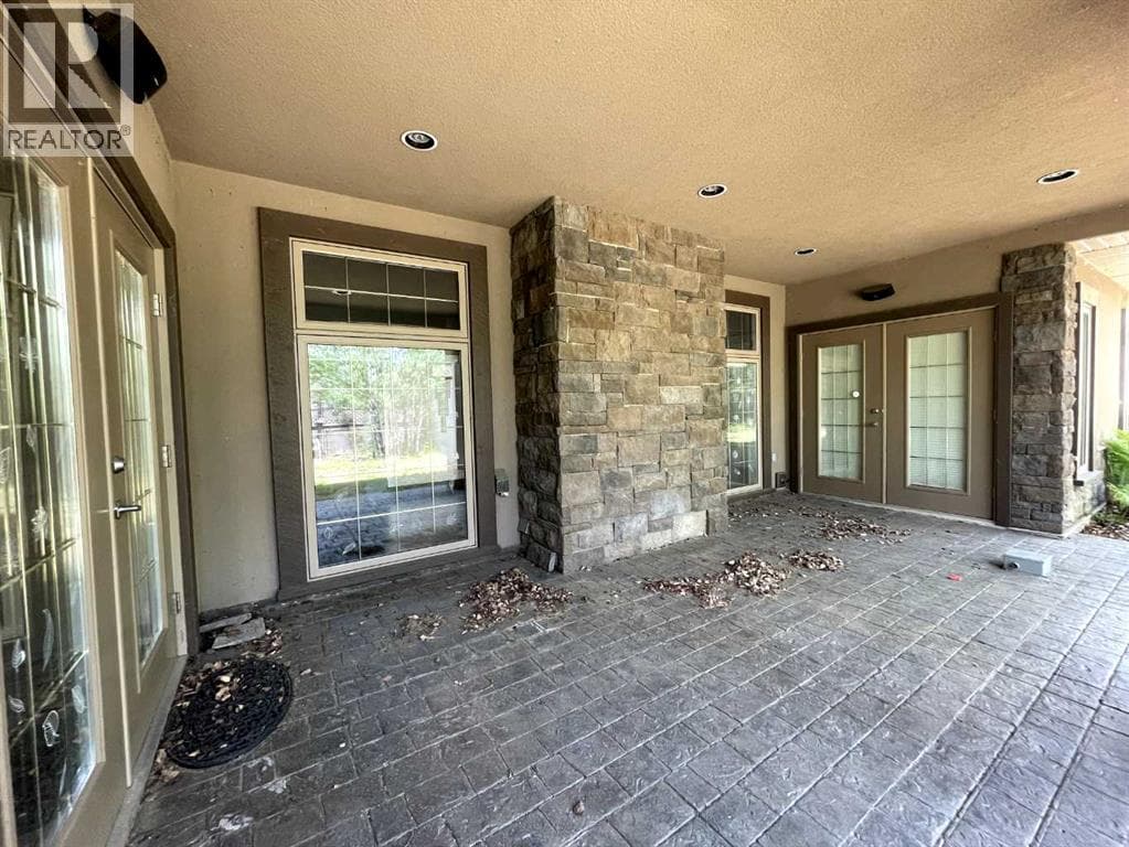 5 Caribou Close — photo 3