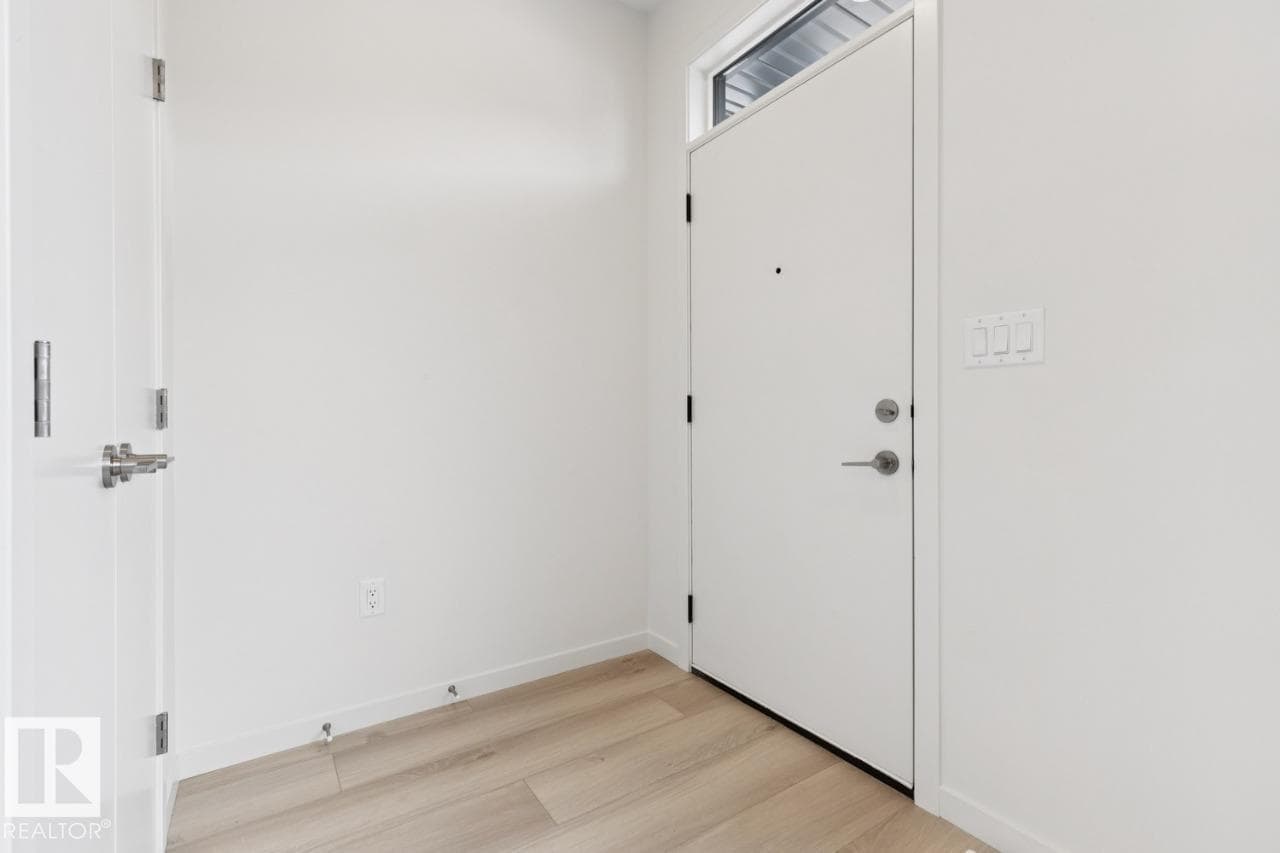 7524 KLAPSTEIN LINK LI SW — photo 4