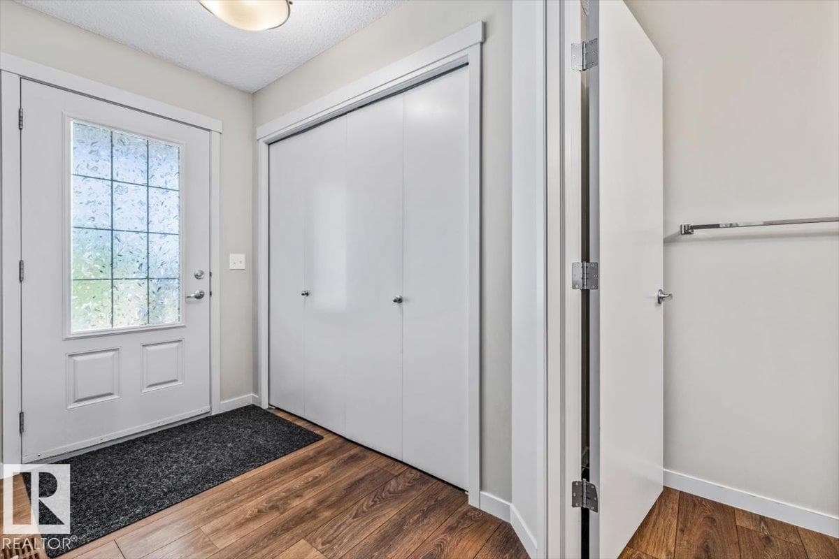 7281 ARMOUR CR SW — photo 2