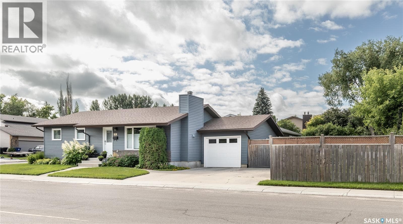 102 Wakaw CRESCENT — photo 2