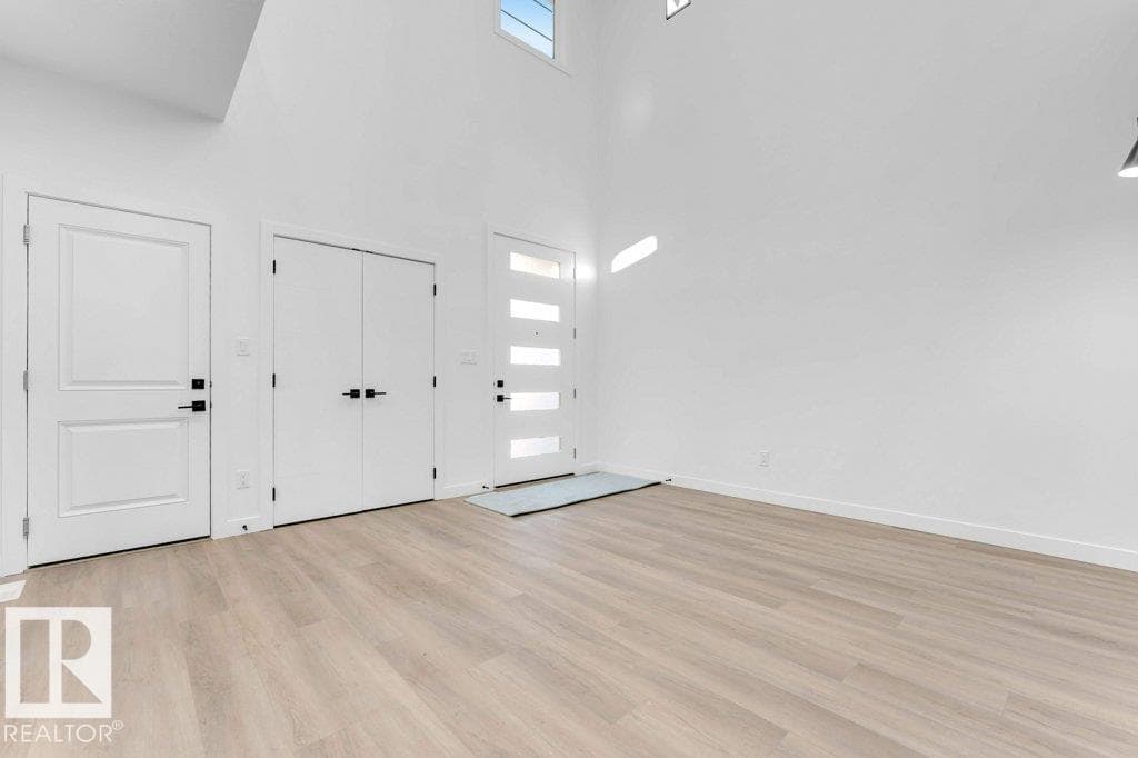 6032 19 ST NE — photo 2