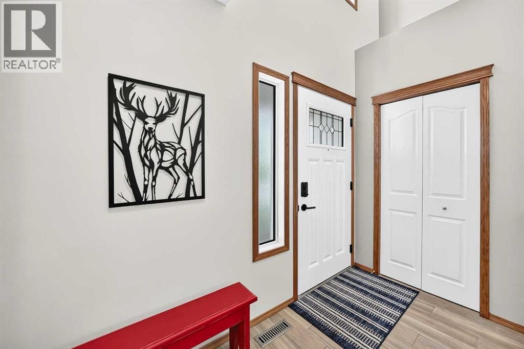 7919 Cougar Ridge Avenue SW — photo 2