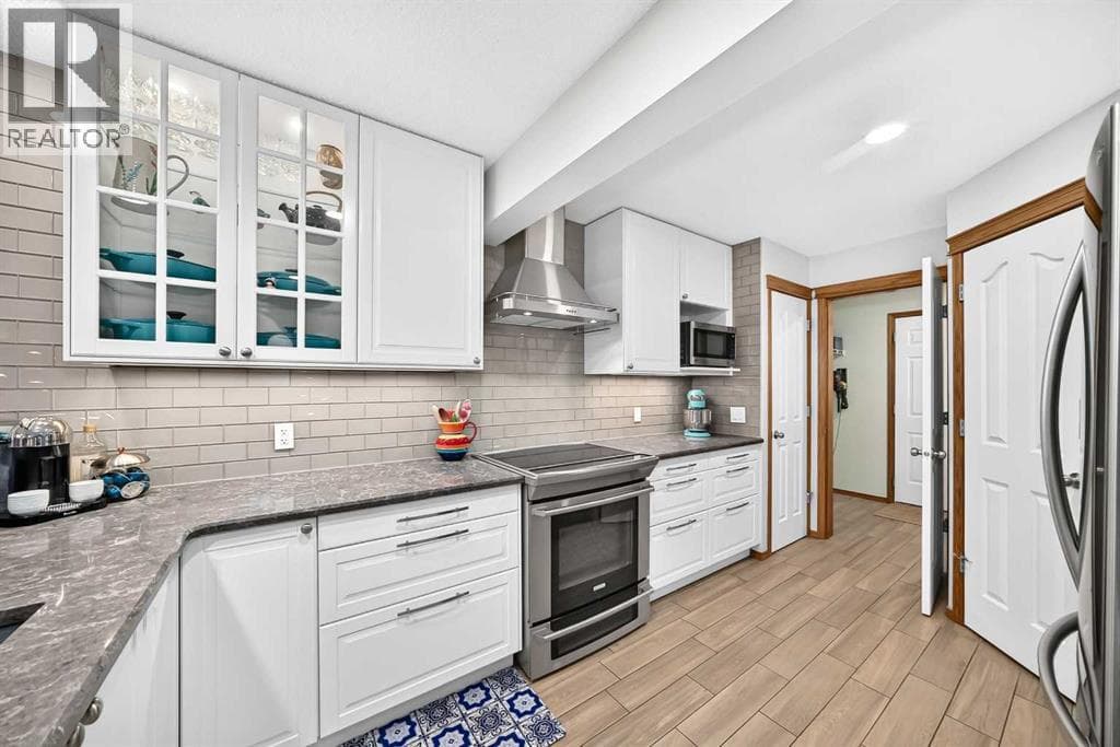 7919 Cougar Ridge Avenue SW — photo 5